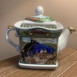 James Sadler ‘Golden Age of Travel’ Steam Train Journeys Tea Pot
